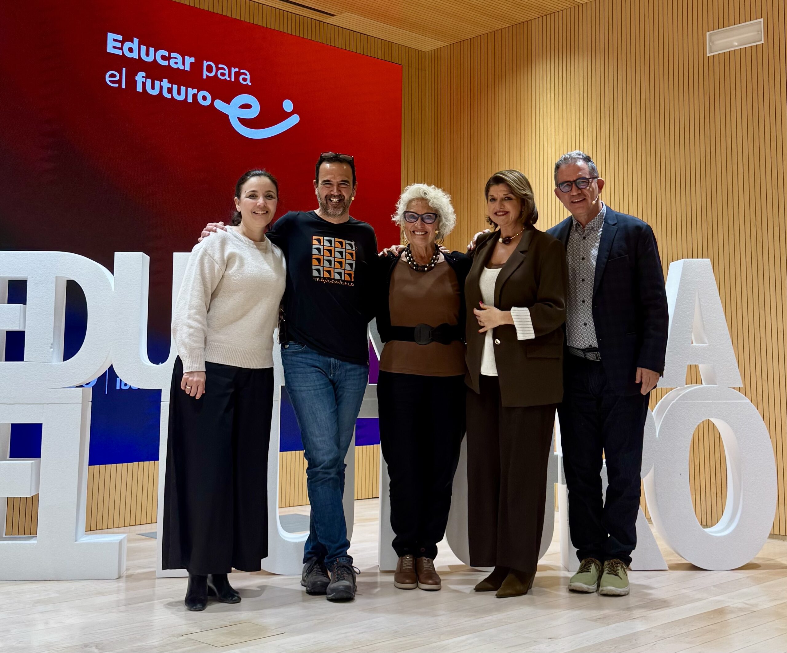Ponentes de la mesa redonda Cómo aprende el cerebro en la Fundación Ibercaja, ciclo Educar para el Futuro